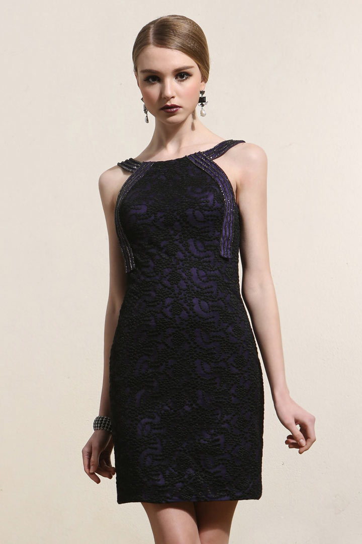 robe-soiree-courte-violette-dentelle-noire