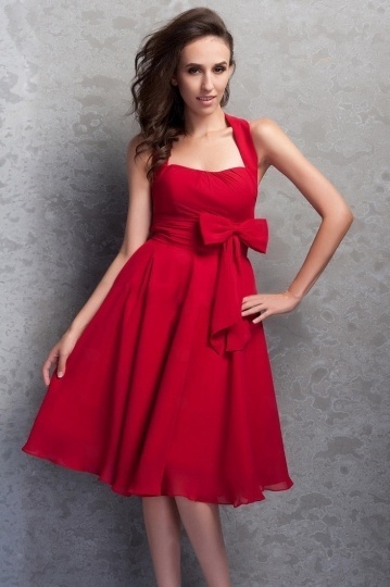 rouge-robe-de-soiree-courte-noeud-papillon-encolure-carree