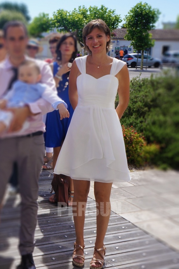 chic-robe-blanche-femme-courte-pour-mariage-persun