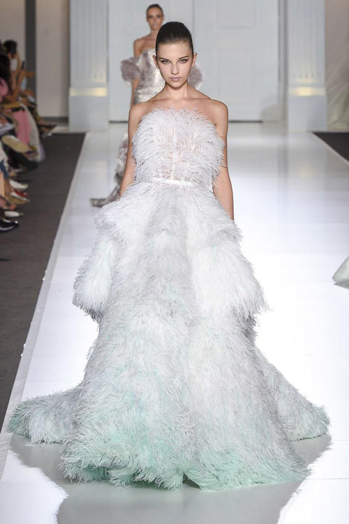 Robe blanche signée Ralph & Russo Couture