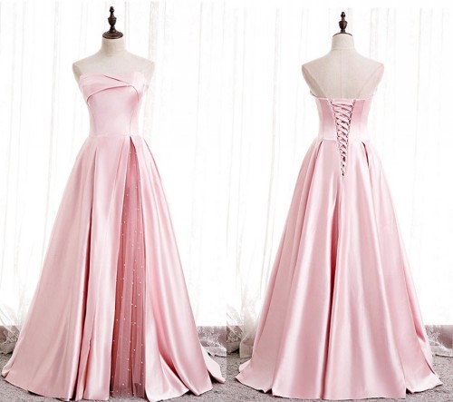 Robe de bal princesse rose ornée de perles en satin